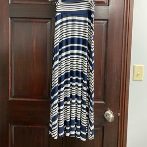 Reneec maxi skirt size S in blue/white striped